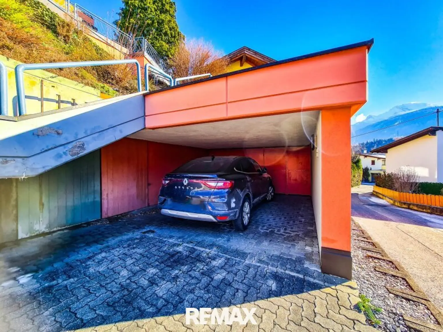 Garage 2