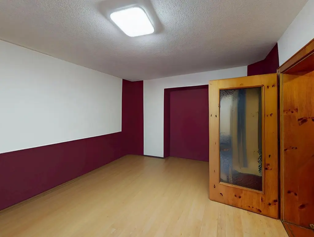 Sonnigste Lage Landecks mit traumhafter Aussicht – Haus mit viel Potenzial!