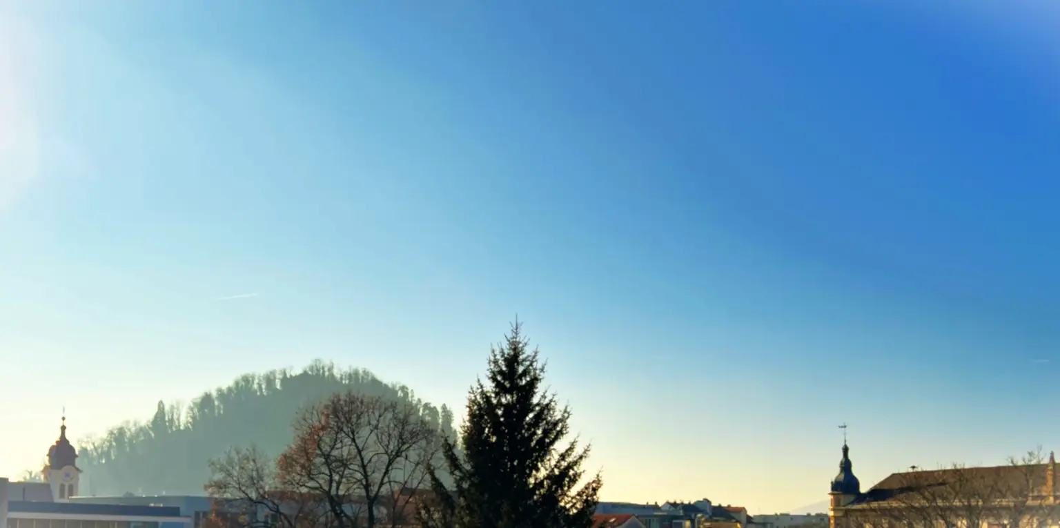 01 Fernsicht zum Schlossberg