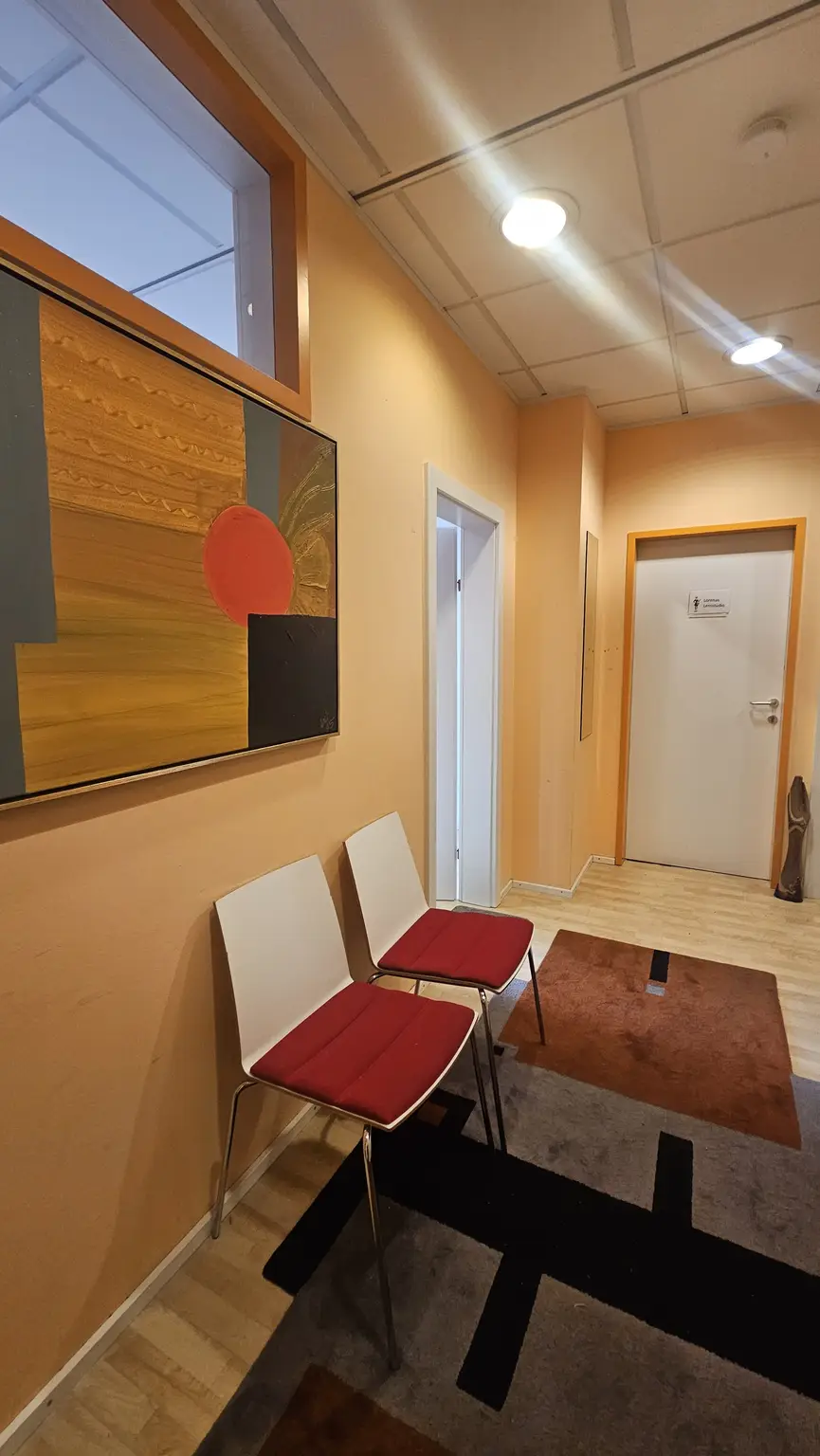 Heller barrierefreier  Büroraum für individuelle Nutzung zu vermieten