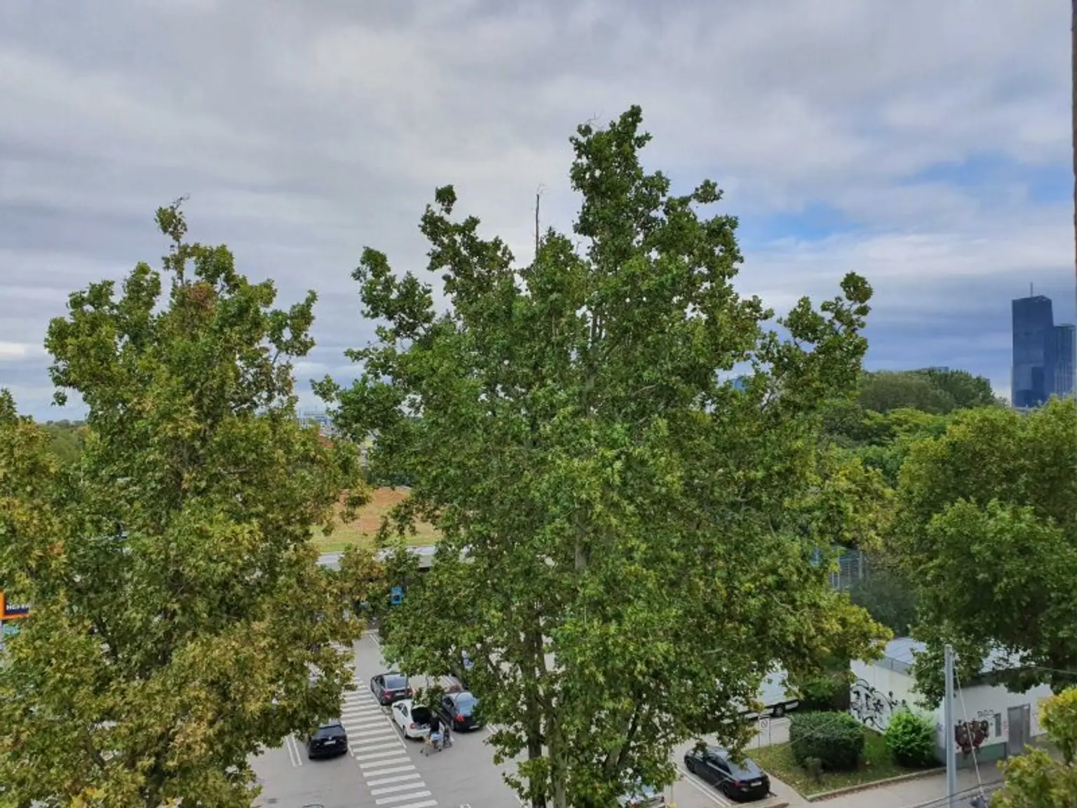 Sonnige Kleinwohnung mit schönem Fernblick im 4. Liftstock