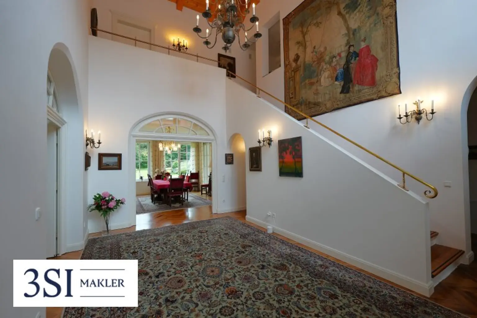 Luxuriöse Villa in Gießhübl: Stilvolles Wohnen mit Pool & traumhaftem Garten!
