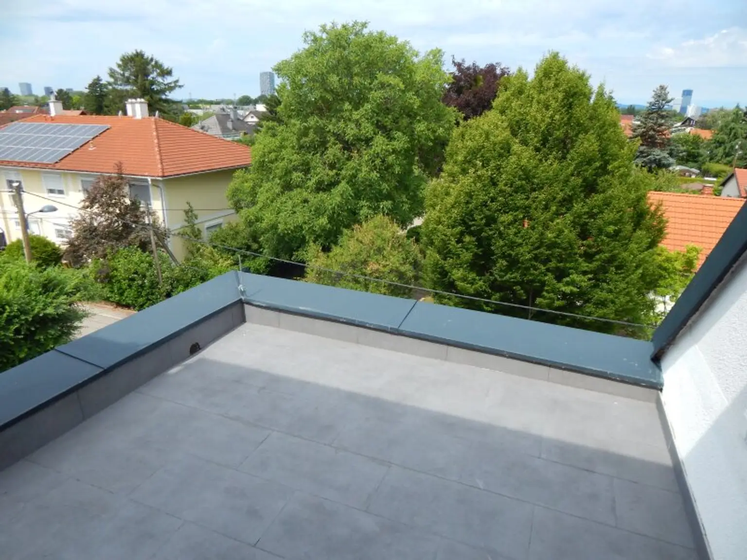 Mit dem Aufzug direkt in die Dachterrassenwohnung mit neuer komplett Küche - Erstbezug nähe Mühlwasser