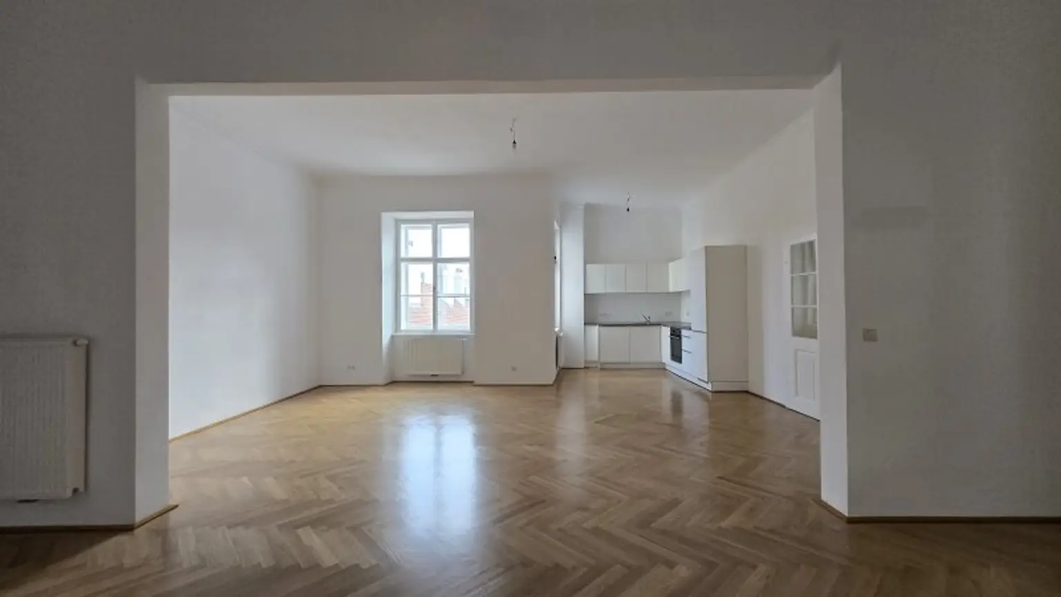 Super zentrale Innenstadtlage - ! ! ! 4.STOCK OHNE LIFT ! ! ! - Top-Zustand und ruhige Innenhofausrichtung