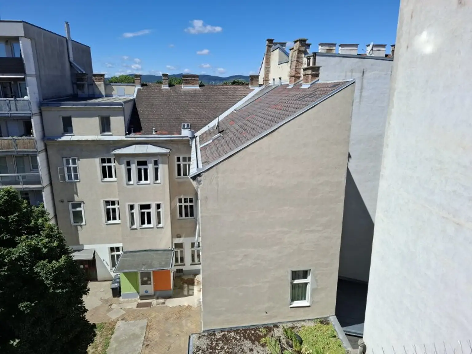 Zum Entwickeln: Zinshaus mit Parkblick Nähe Schloss Schönbrunn