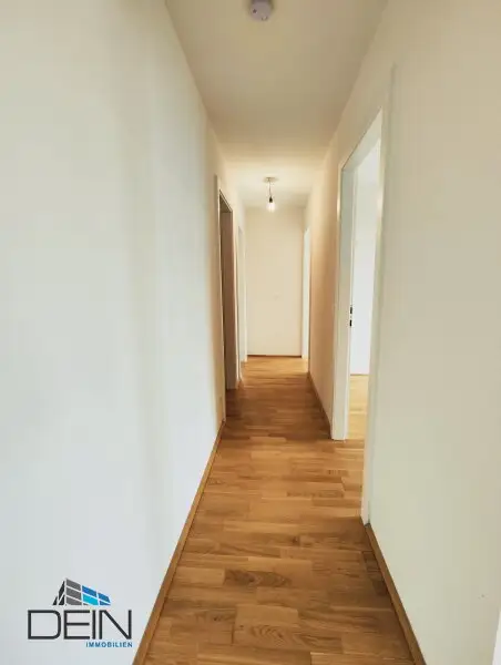 NEU! TRAUMHAFTE 4 ZIMMER NEUBAUWOHNUNG MIT EINEM BALKON IN EBERGASSING!