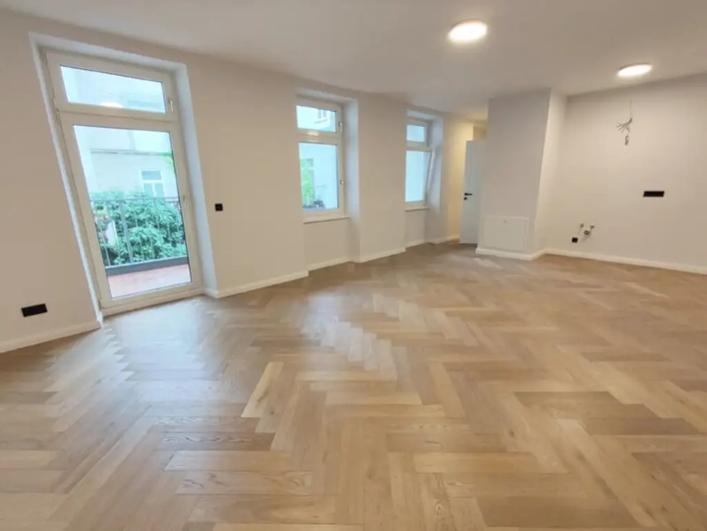 Krongasse! Altbau-Erstbezug mit Balkon in liebevoll saniertem Altbauhaus - Top11