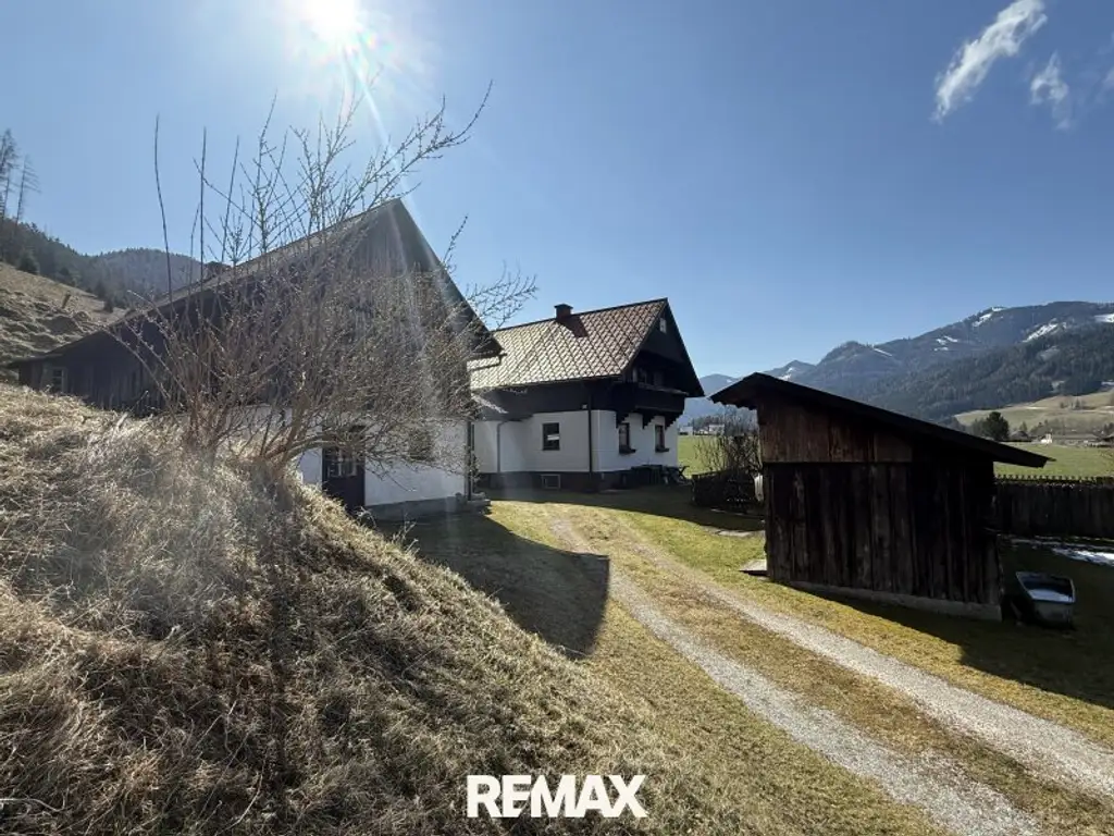 *** Charmantes teilsaniertes Landanwesen mit 10.978 m² Grund – Ruhe, Natur und vielseitige Nutzungsmöglichkeiten nur wenige Minuten zum grünen See ***