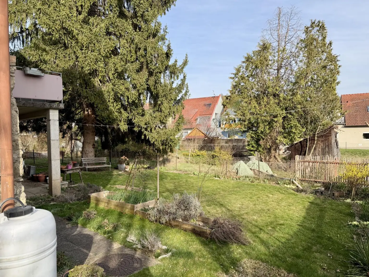 BAF8EC0A-6FEC-4DDF-9353-B4FFDEBF3C62_1_201_a