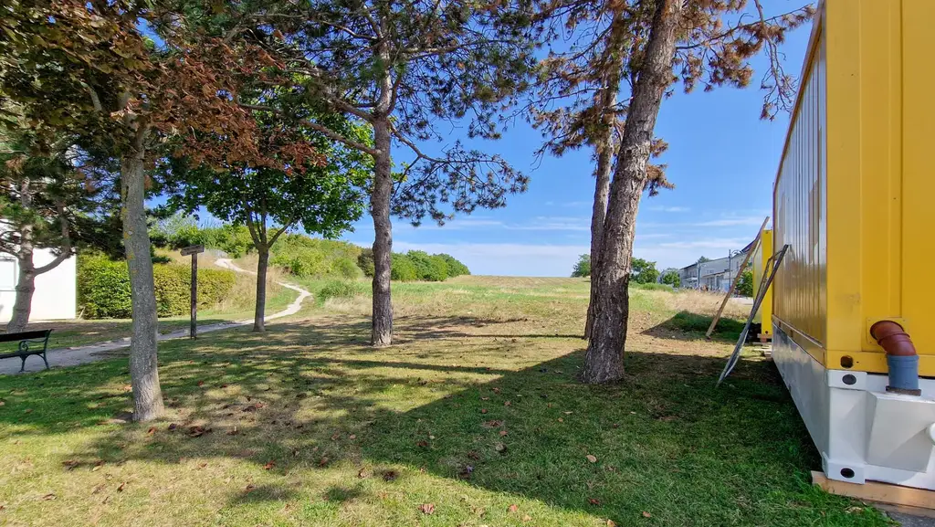Erstbezug-Doppelhaushälften in Schwechat mit Luxus-Ausstattung und Ausblick über den Park. Grünruhelage mit sehr guter Infrastruktur in Gehweite