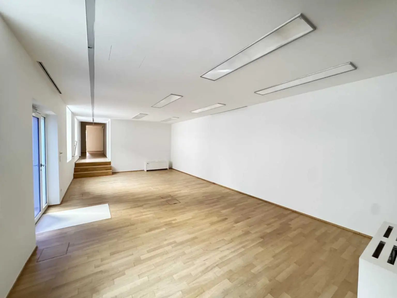 Ganzes Geschoss am Schubertring zu mieten!