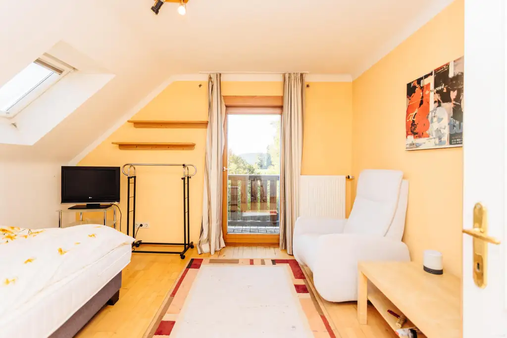 Großzügiges Einfamilienhaus mit Schwimmteich in Weinitzen - ländliche Geborgenheit trifft modernen Wohnkomfort