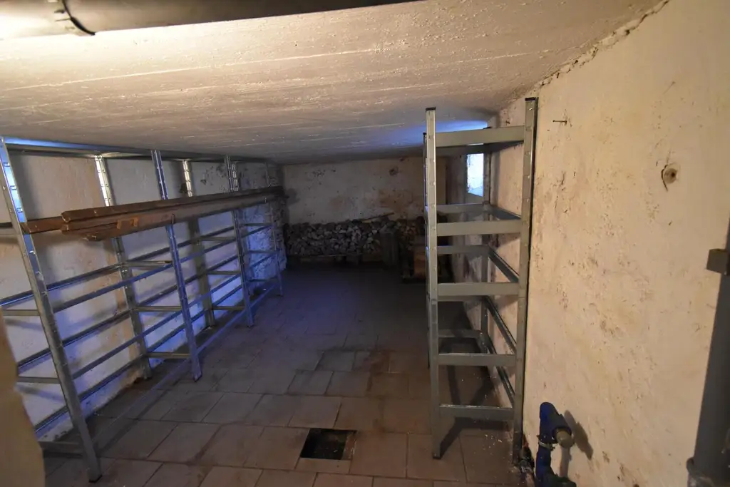 Kleines Häuschen sucht Bastler in ruhiger Siedlungslage!