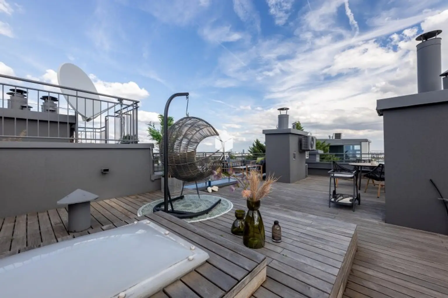 Luxuslage Schafberg: Einmalige Luxus-Maisonette mit Dachterrasse! Weitblick zum Verlieben!