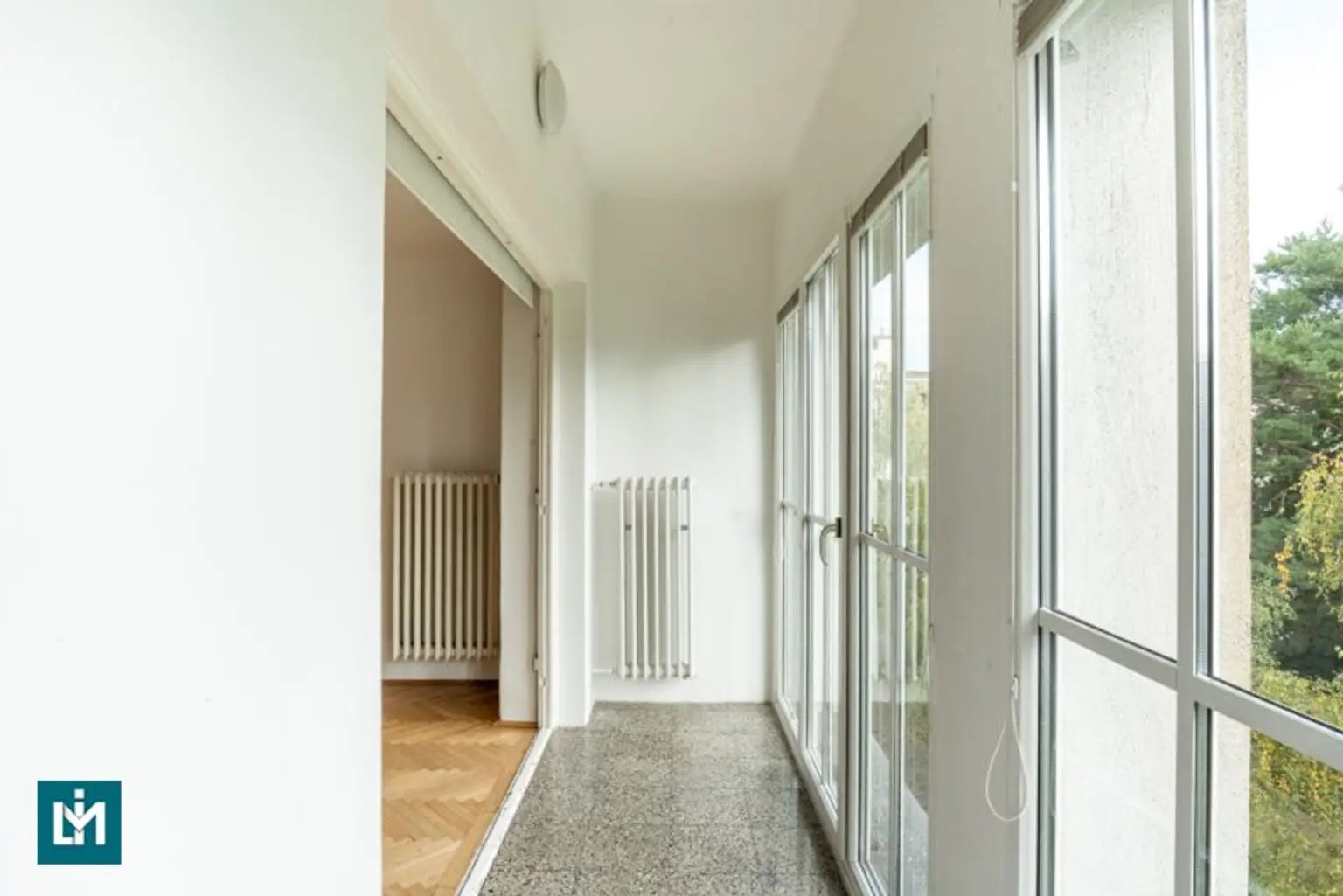 SCHÖNE 4 - ZIMMER WOHNUNG MIT VERBAUTER LOGGIA UND GEMEINSCHAFTSGARTEN / NÄHE U4 HIETZING UND S45 PENZING