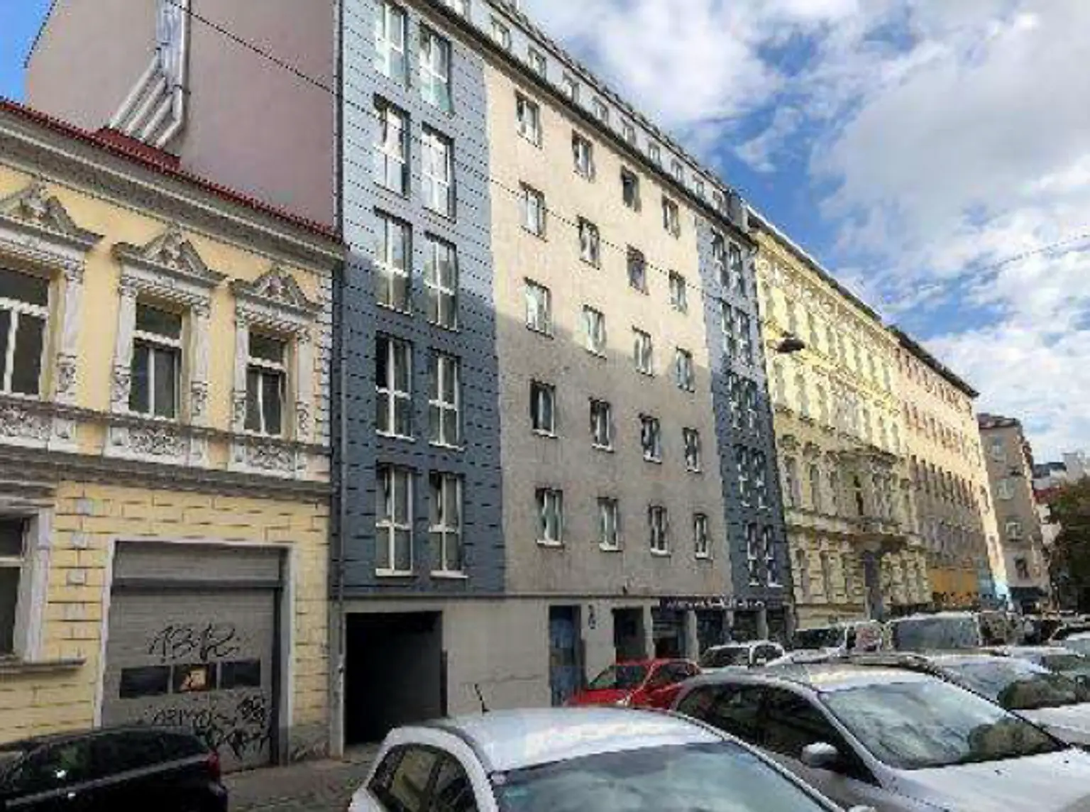Moderne 3-Zimmer-Wohnung in zentraler Lage mit Tiefgaragenplatz