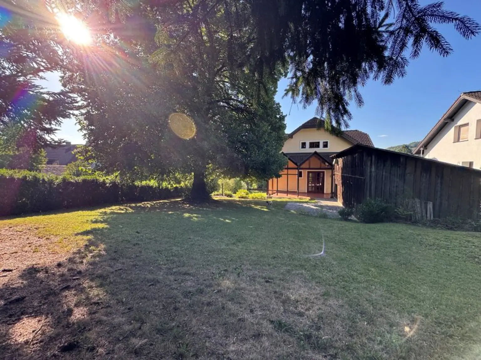 PREISREDUKTION + ALTVILLA + FERNSICHT + SONNIG + schöner GARTEN + PERFEKTE Einteilung!