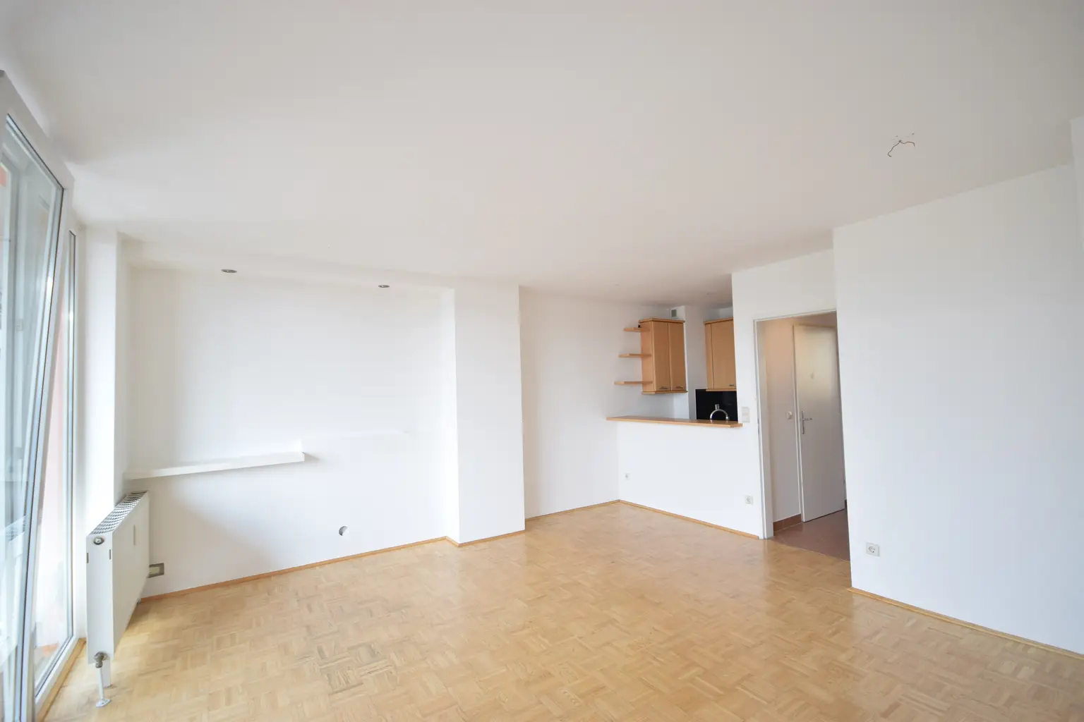 "ITZLING - Sonnige Wohnung mit Balkon und TG-Stellplatz"