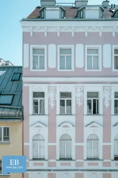 Charmante sonnige Garconniere in einem edlen Gründerzeithaus!