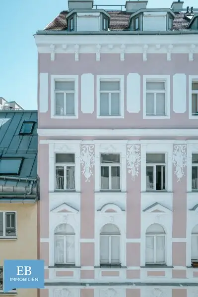 Charmante sonnige Garconniere in einem edlen Gründerzeithaus!