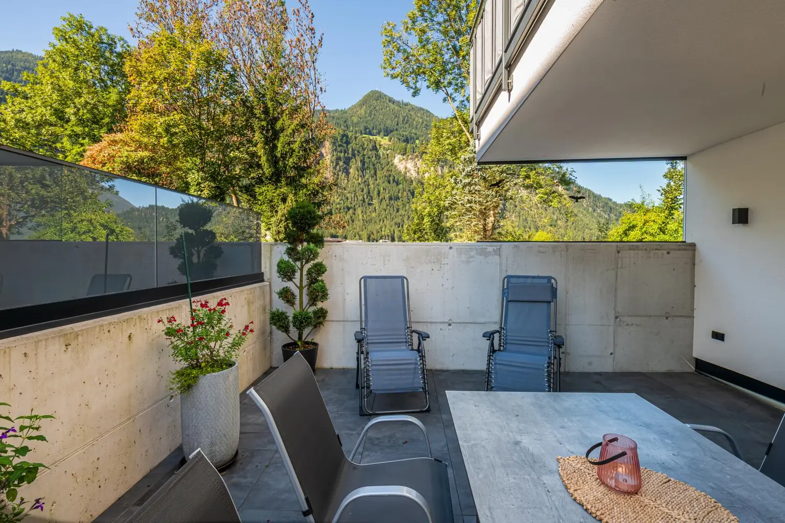 NEUBAU! Elegante Wohnung für Paare mit Terrasse und Premium-Ausstattung