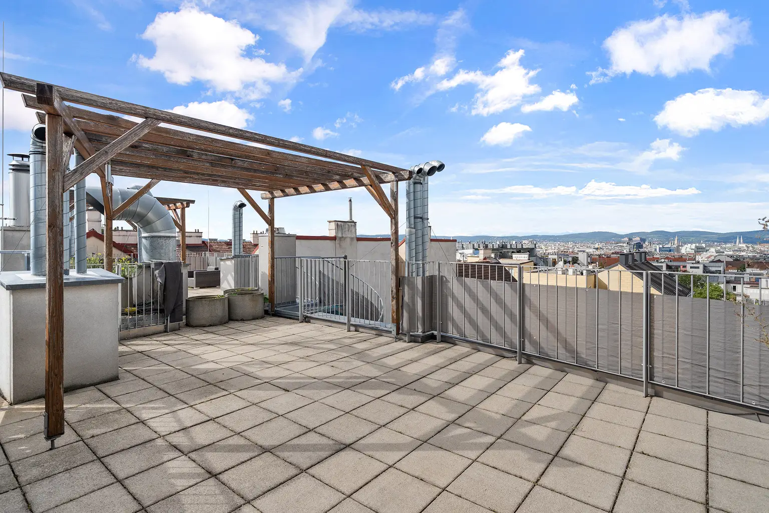 Penthouse mit 360° Weitblick – Exklusives Wohnerlebnis im 4. Bezirk auf zwei Ebenen (Tiefgarage vorhanden)