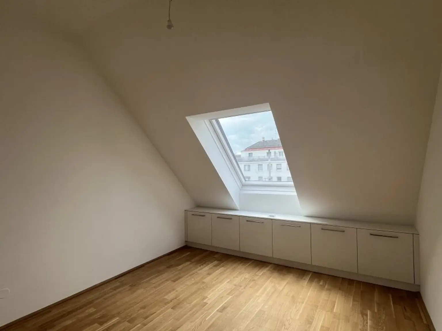 Wunderschöne 4 Zimmer Dachterrassenwohnung mit Garagenplatz in Top Lage
