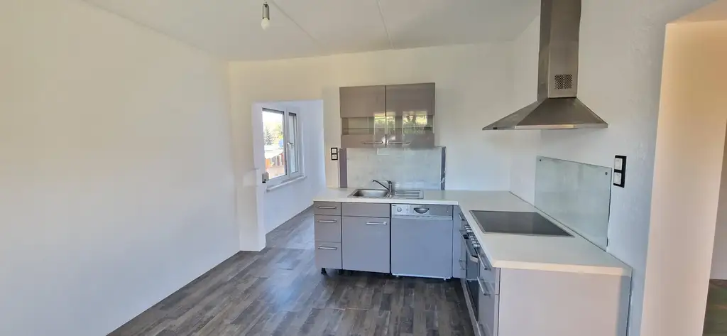 Freistehendes Wohnhaus mit Garten