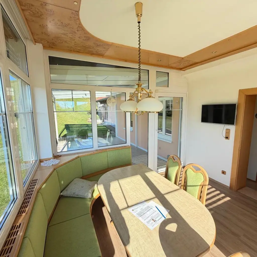 Wohnen in Aussichtslage mitten in der Natur auf  8 Ha. Grund, ehemalige Hofstelle!