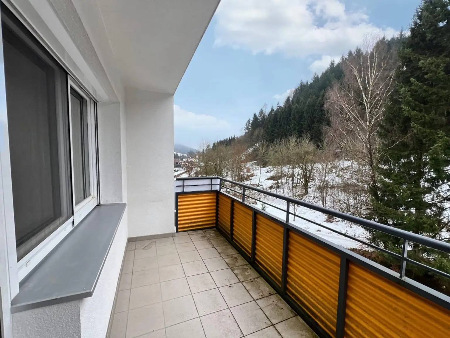Balkon mit Grünblick