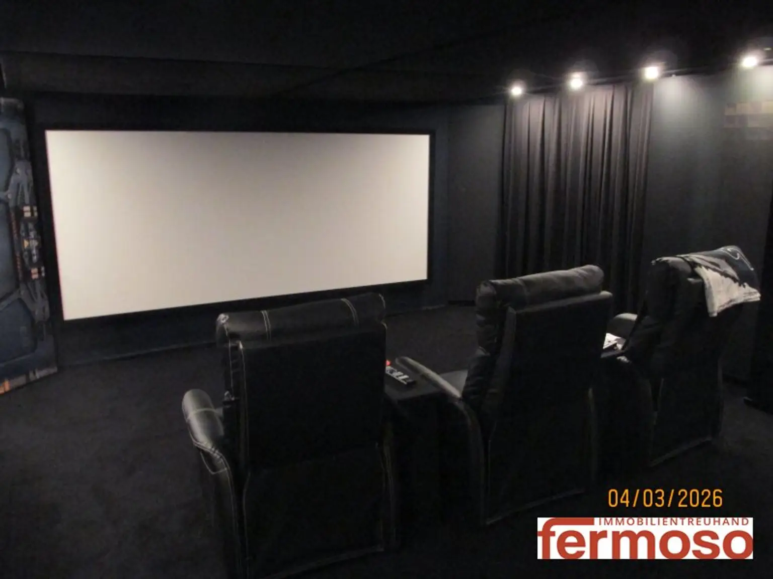 Traumhafter Bungalow vollunterkellert mit Fitness und Kino, perfekt und gepflegt mit wunderbaren Garten