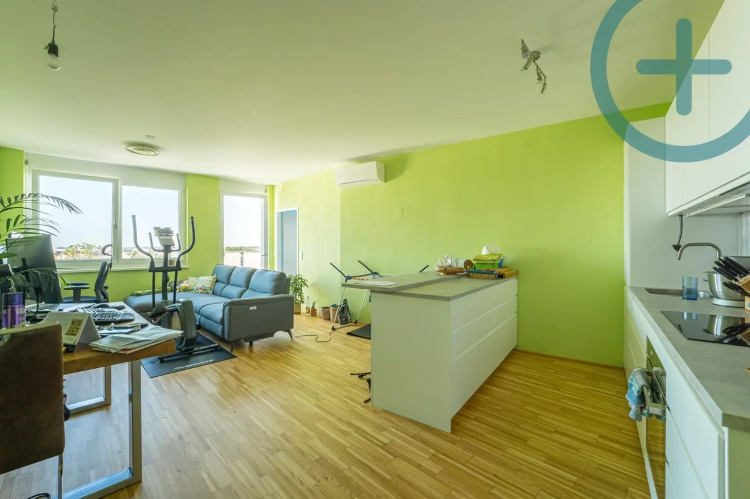 TRAUMAUSBLICK: 2 ZIMMER WOHNUNG MIT BALKON| Nähe Bahnhof Atzgersdorf | frei ab Oktober 2025
