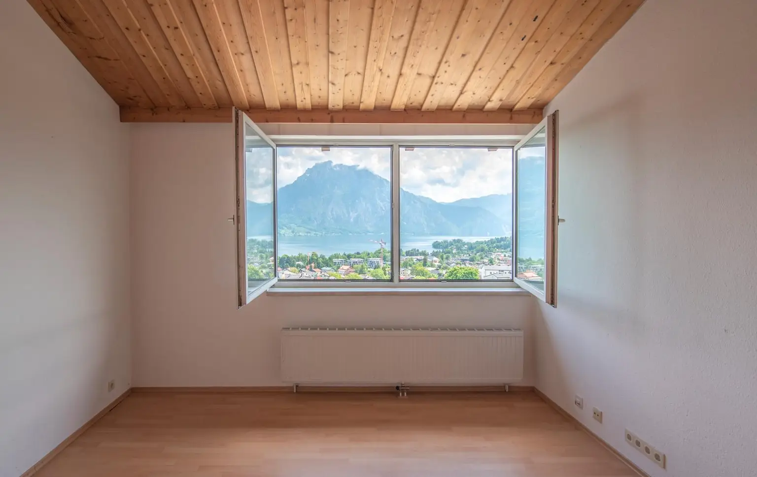 Dachgeschosswohnung mit fantastischem Seeblick
