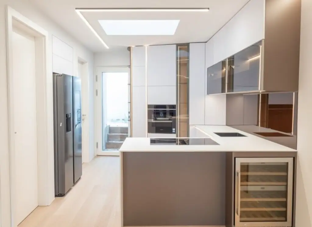 THE UNIQUE HILL SIDE RESIDENCES