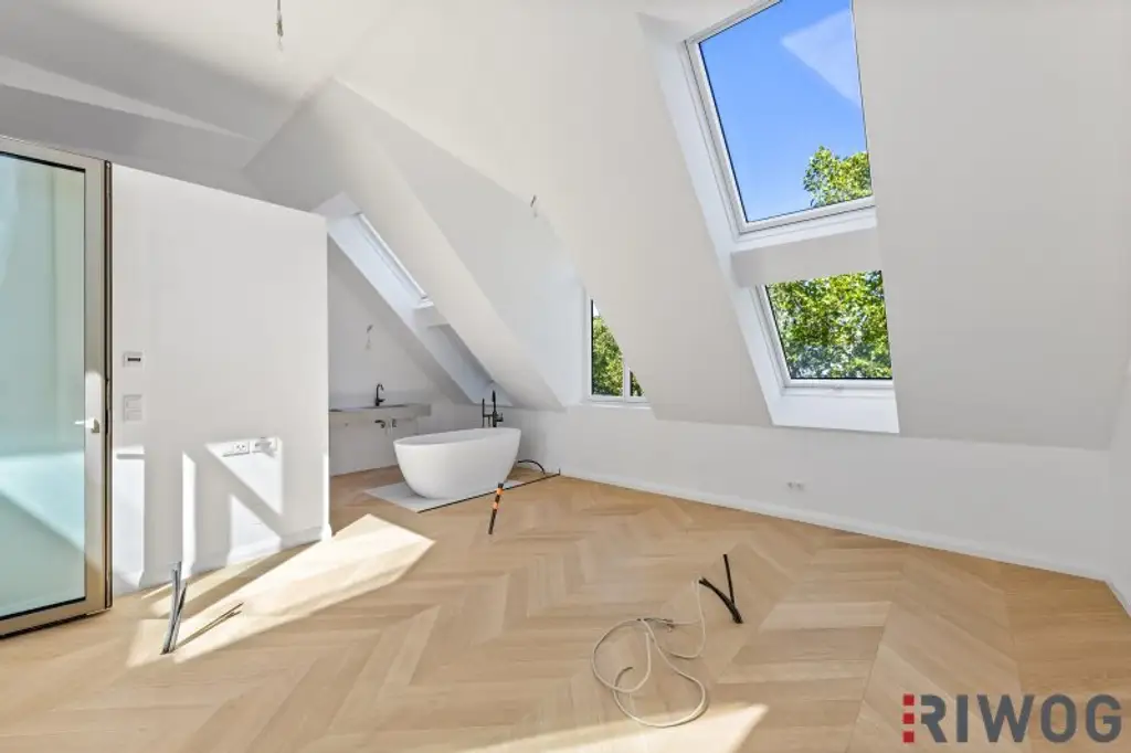3,7m Raumhöhe im DG, Garage mit 2 Stellplätze, Atrium, Aufzug in die Wohnung und 360° Dachterrasse