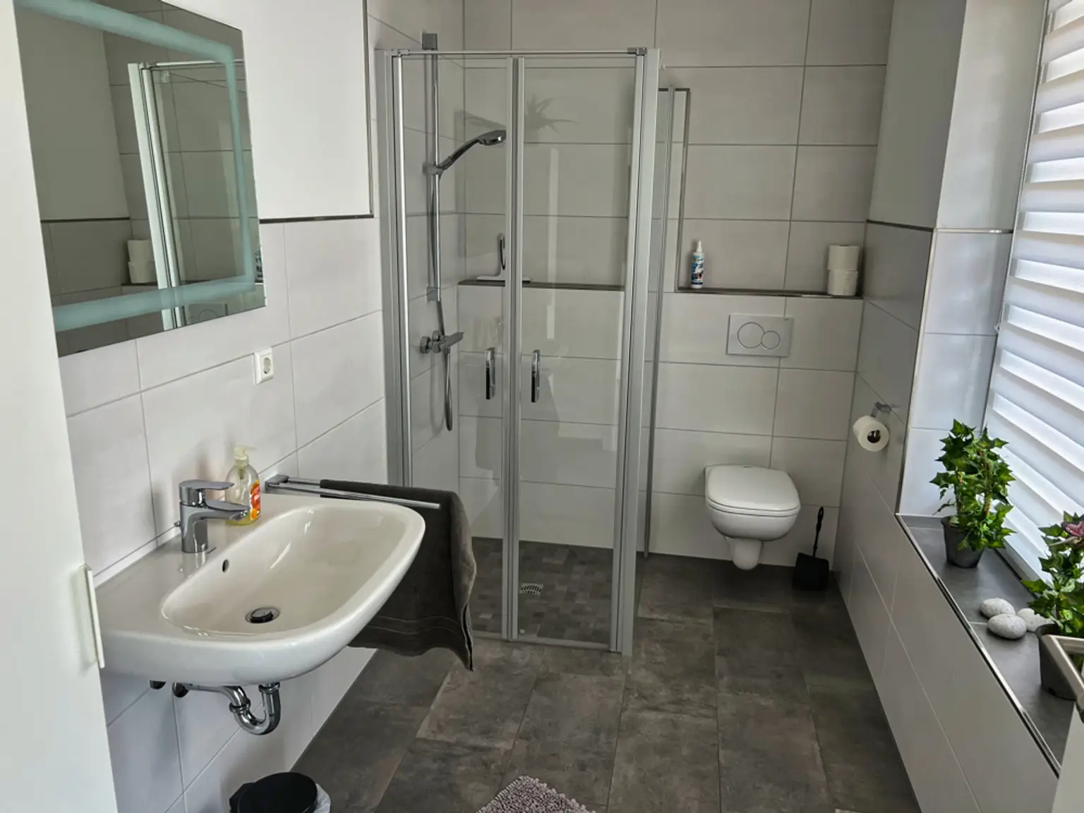 Liebe auf den 1. "Klick"! Neuwertige 2-Stock-Villa mit vielen Extras!