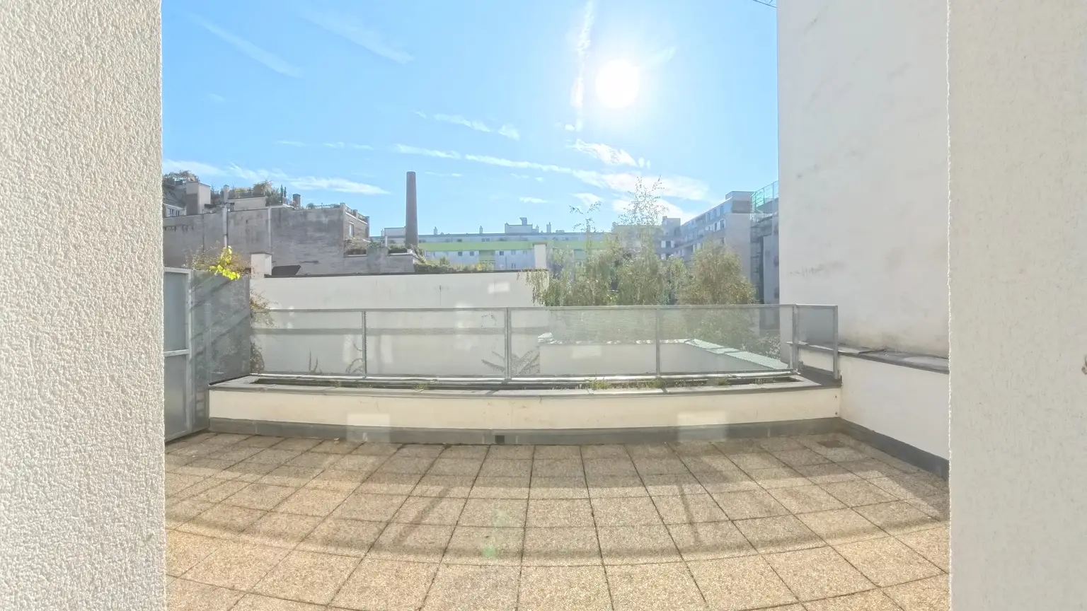 Der nächste Sommer kommt bestimmt: Generalrenovierte 3-Zimmer-Wohnung mit großzügiger Terrasse