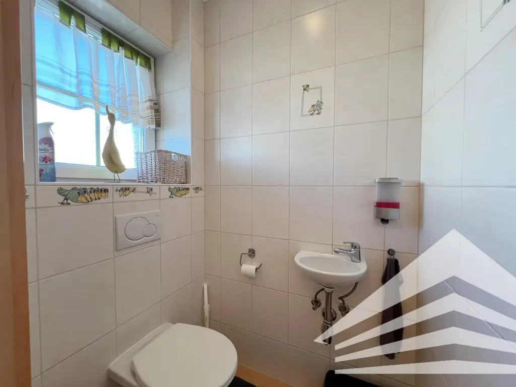 Großzügiges Eckreihenhaus mit Garten & Pool in toller Siedlungslage! 360° Rundgang online!
