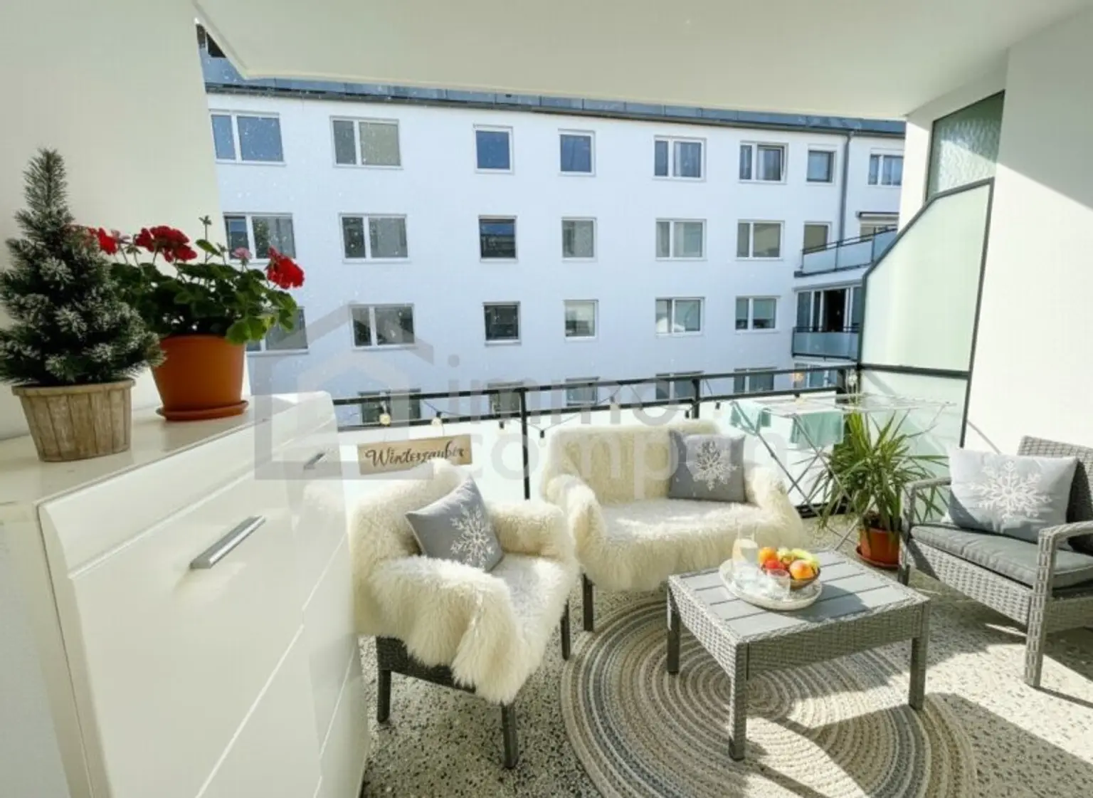 Logia "KI-bearbeitet"