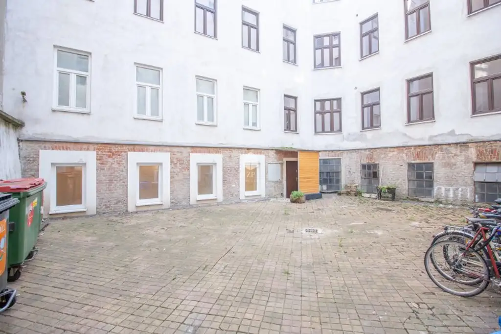 URBAN-HIDEAWAY: Teilrenovierte Souterrain - Werkstatt in Hoflage mit Gewölbedecke – Nähe Meiselmarkt