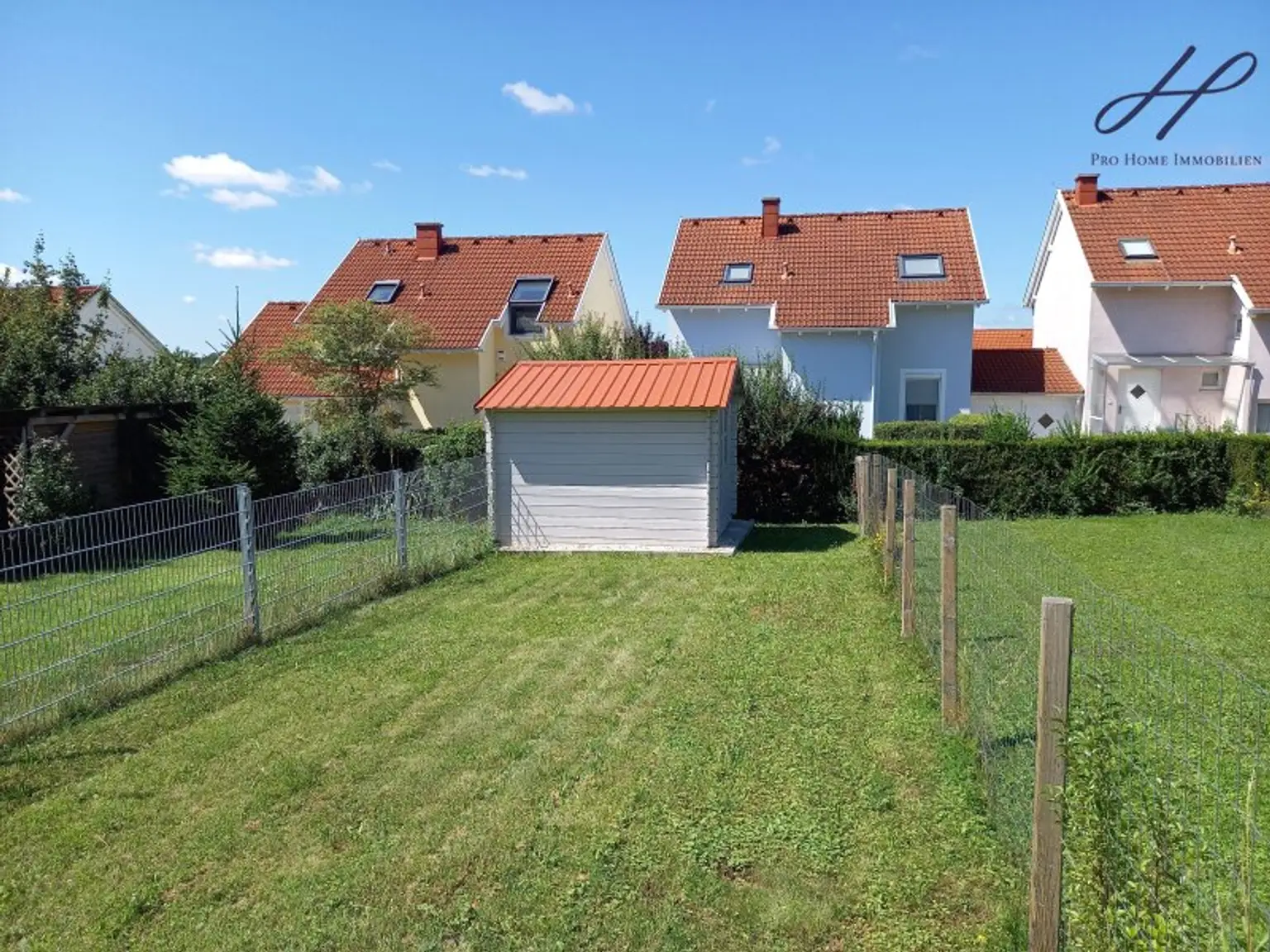 sonnige kleine Wohnung mit Garten