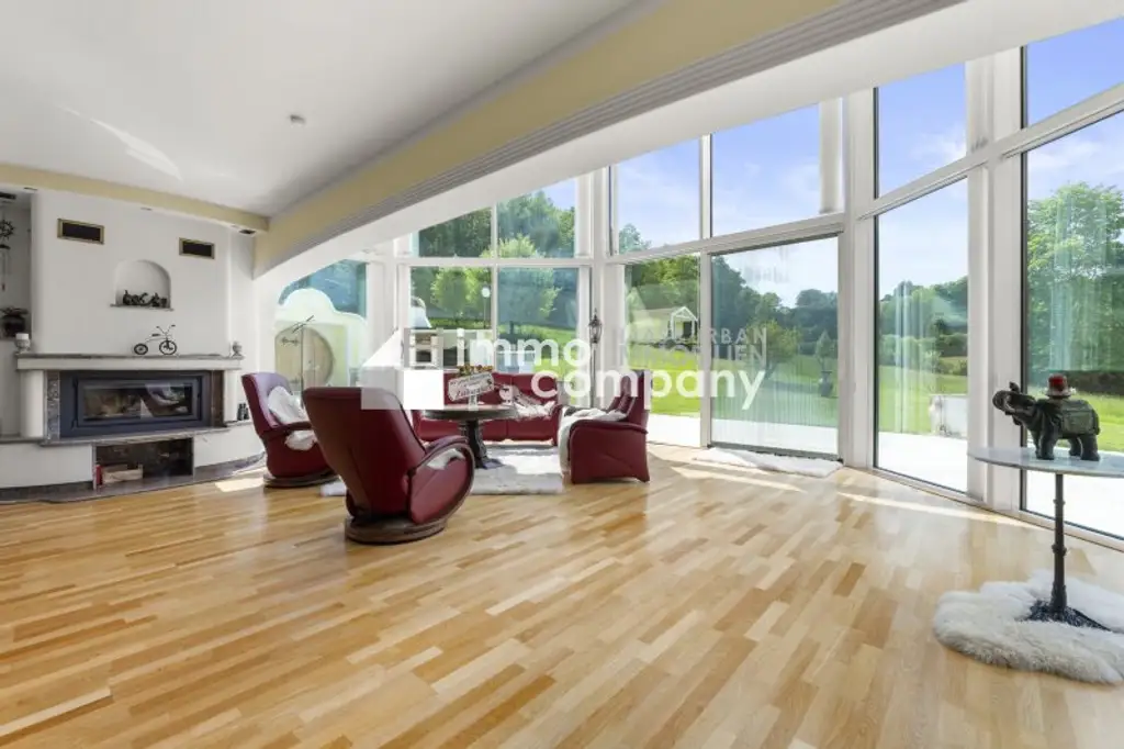 Modernes Wohnparadies in Alleinlage mit Gästehaus, Halle, Weinkeller & mehr – ca. 60.000 m² Grundstück