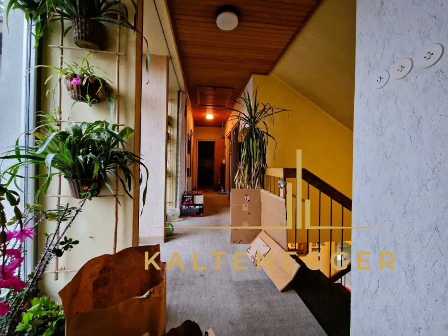 OG: Gang ca. 9,35 m²