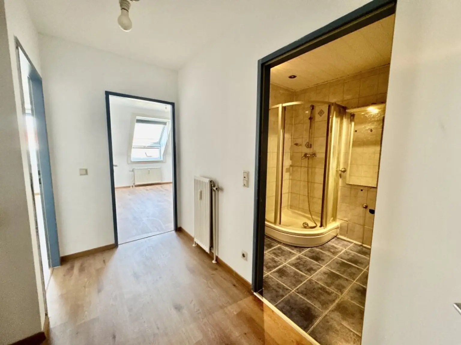 DACHGESCHOSSMAISONETTE MIT LOGGIA IN RUHELAGE
