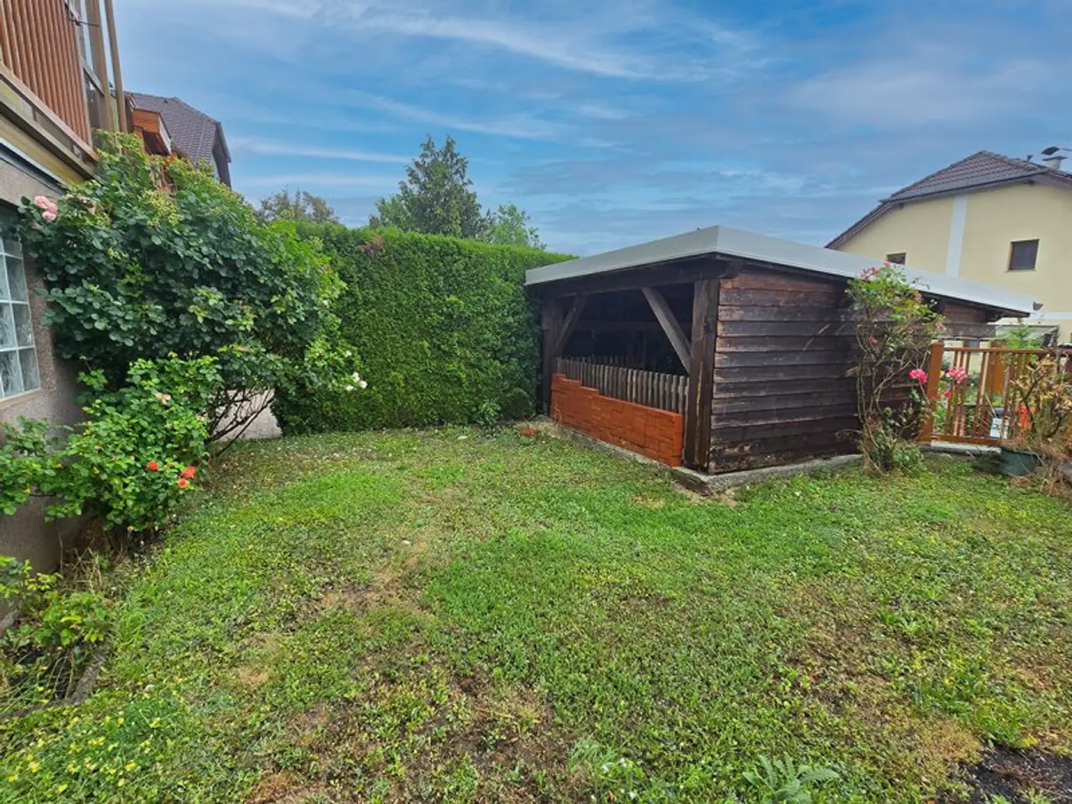*** ERDWÄRME-HEIZUNG *** WINTERGARTEN *** SAUNA *** und vieles mehr....