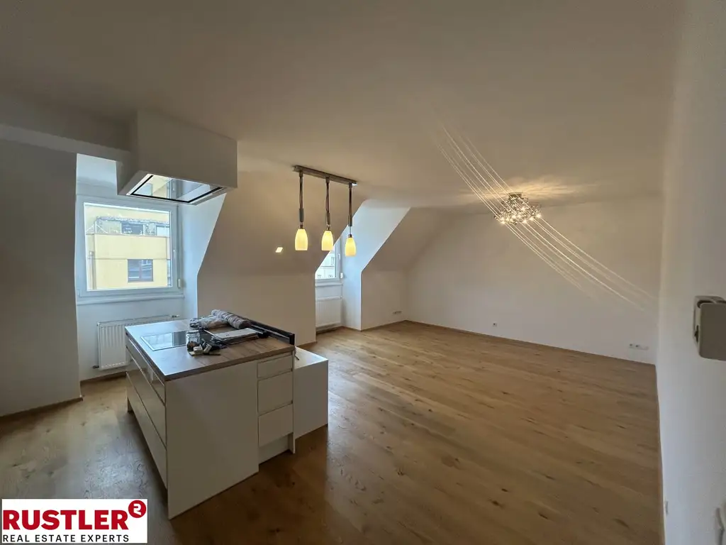 Moderne 2-Zimmer-Dachgeschosswohnung – Erstbezug nach hochwertiger Renovierung