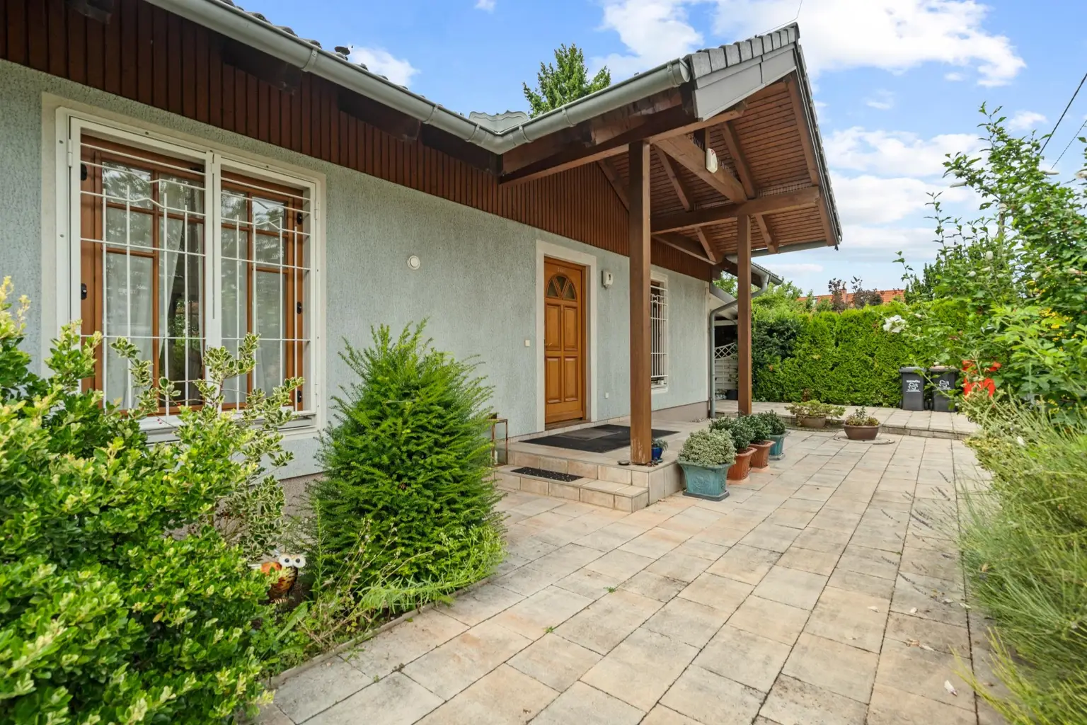 "Ihr privates Paradies in Gerasdorf! Traumhaus mit Pool, Garten & mehr!"