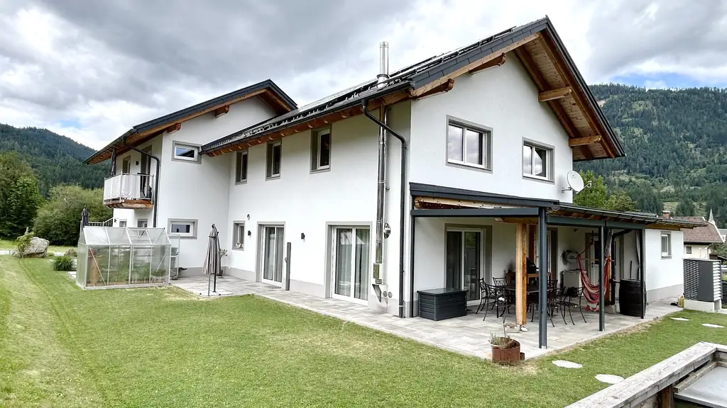 Exklusives Luxusdomizil mit zwei Mietwohnungen!