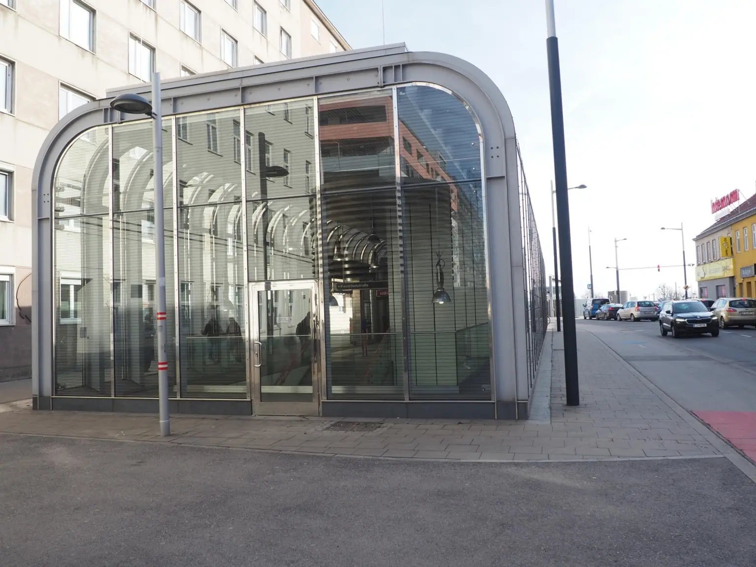 U1 Altes Landgut - Zugang Favoritenstraße