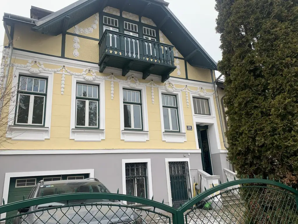 Doppelhaushälfte mit Garten im Jugendstilhaus